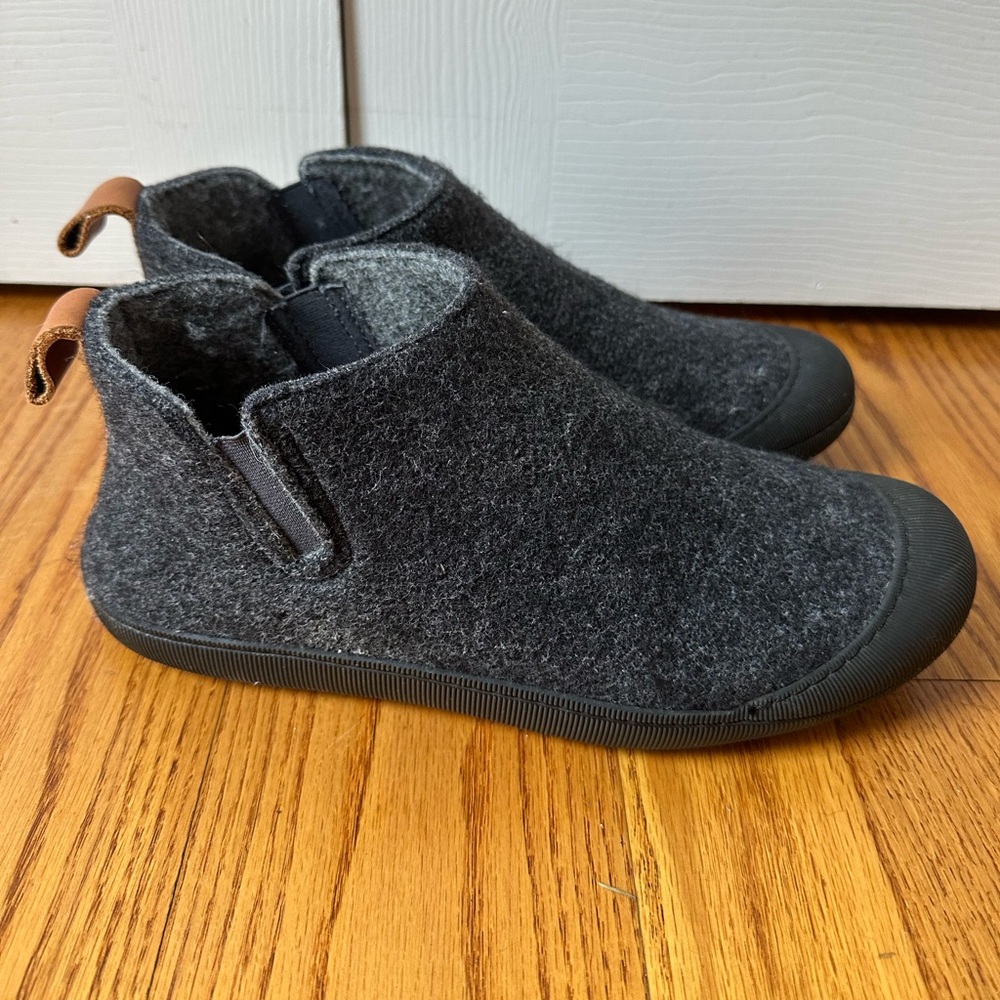 Mens Glerup type wool charcoal ankle boots with natural black rubber sole